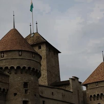 Castelos europeus atraem visitantes pela história e arquitetura
