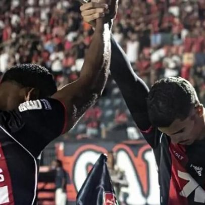 Vitória vence o Coritiba em jogo intenso no Barradão