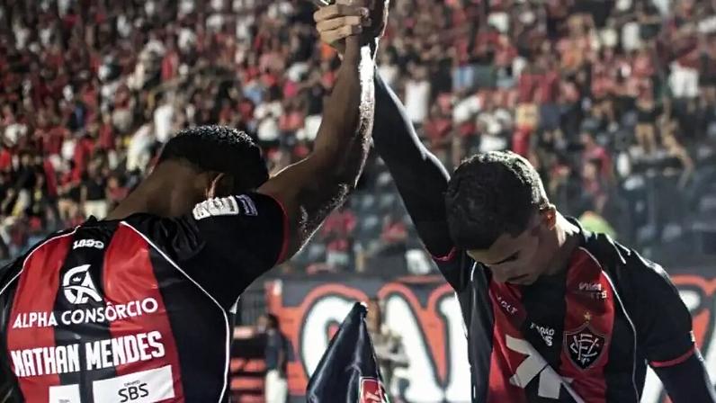 Rubro-Negro passeia sobre o Coritiba no Barradão –