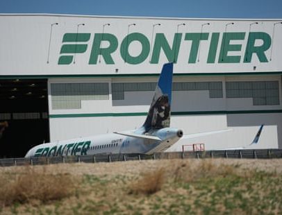 Morte de homem atingido por avião da Frontier Airlines é suicídio, diz legista