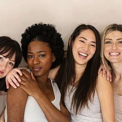 Estudo aponta que rostos femininos são vistos como mais atraentes por mulheres