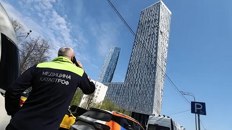 Drone ucraniano atinge prédio de luxo em Moscou antes do Dia da Vitória