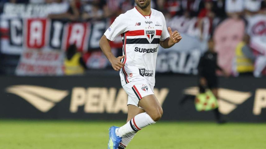 Lucas Moura lamentou a lesão sofrida diante do Bahia, na 14ª rodada do Brasileirão. O jogador do São Paulo publicou um desabafo nas redes sociais.