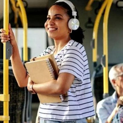 Ceder o lugar no transporte público: o que esse gesto esconde, dizem psicólogos