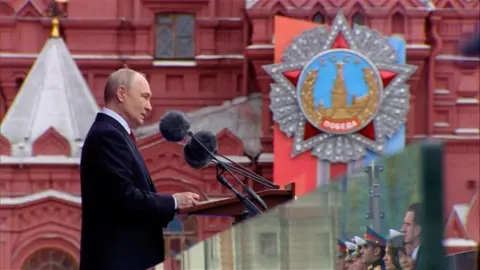 Putin denuncia a OTAN em desfile reduzido do Dia da Vitória