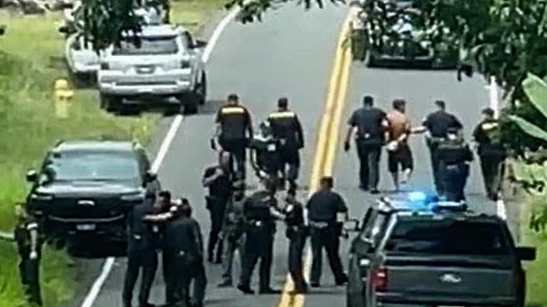 Suspeito preso em caverna na Grande Ilha por homicídios de três idosos