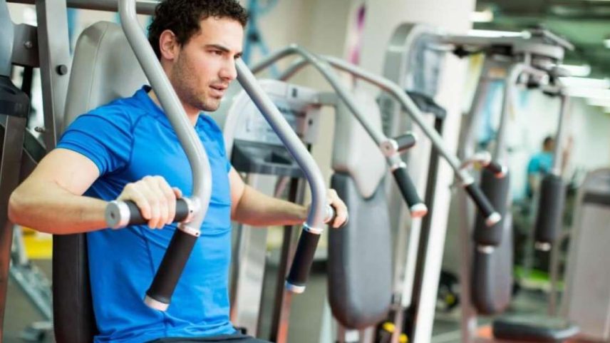 Ganhar massa e perder gordura ao mesmo tempo é possível com treino intenso, dieta equilibrada e estratégia