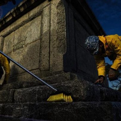 Etapa de limpeza e manutenção de monumentos no Centro Histórico concluída