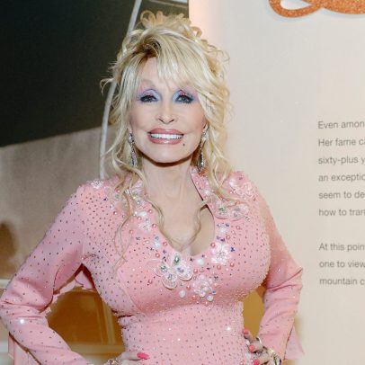 Dolly Parton revela problemas de saúde, ainda em recuperação