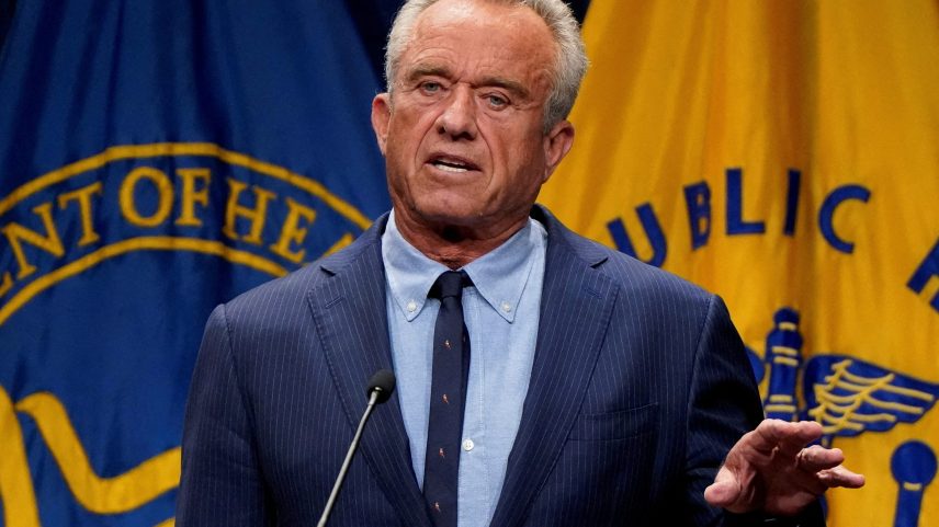 RFK Jr. aborda dependência de heroína e visão sobre SSRI em discurso a fãs MAHA