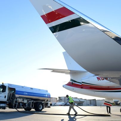 Preço do combustível de aviação sobe 56% na primavera, impactando aéreas