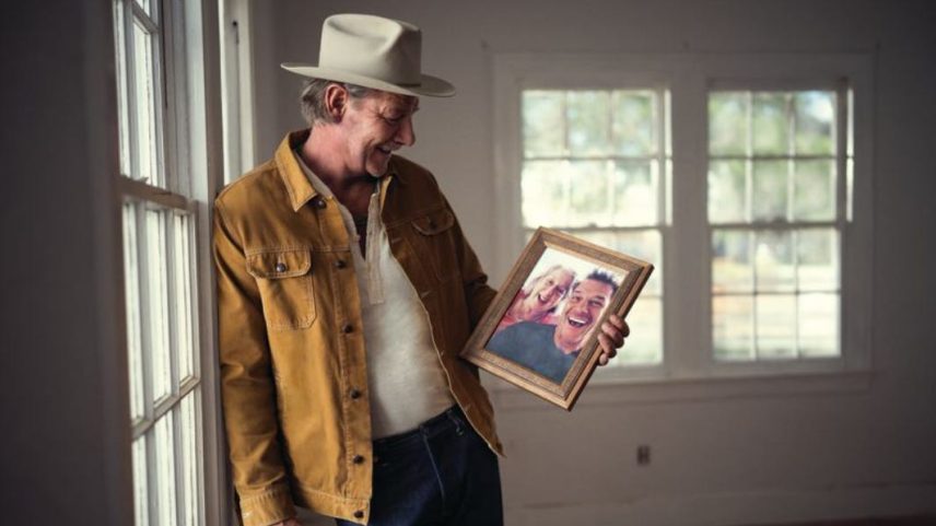 Ty Pennington, of "Extreme Makeover: Home Edition" fame, and his mother, Yvonne Pennington.