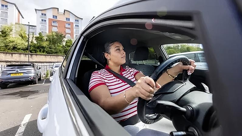 Jovens motoristas são alvo de ghost brokers que vendem seguro falso online