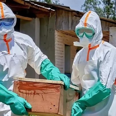 Polícia atira para o ar para dispersar multidão em centro de Ebola na RDC