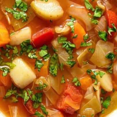 9 sopas detox fáceis e saudáveis para começar a semana