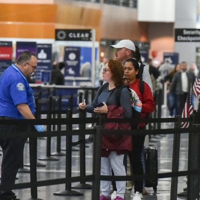 Viajantes de aeroporto nos EUA poderão usar TSA remota em breve