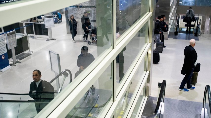 Voo da Air France para Detroit é desviado por possível exposição ao Ebola
