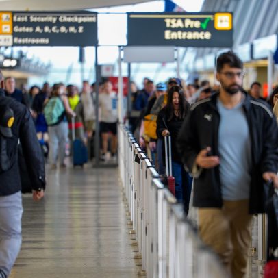 Trânsito e atrasos marcam viagens de Memorial Day; veja as últimas