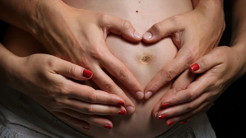 Ao contrário de outras estruturas do corpo, o umbigo não tem uma função ativa depois do nascimento – depositphotos.com / vitorta