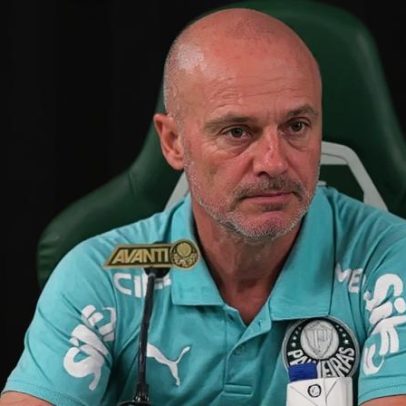 Vítor Castanheira evita vaia e celebra união com torcida do Palmeiras
