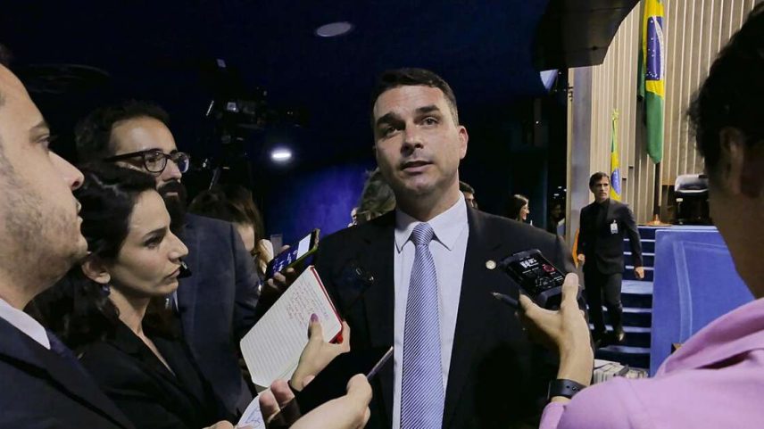 Opala, ícone brasileiro, entra no embate entre Flávio Bolsonaro e Lula