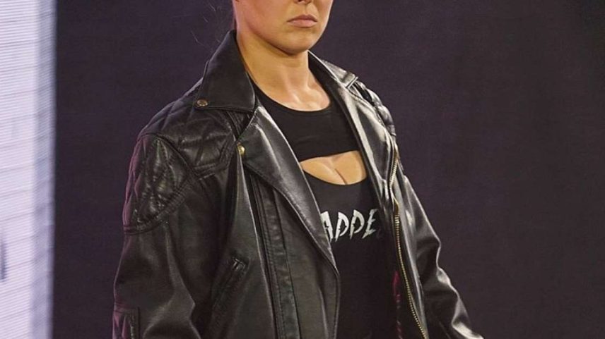 Ronda Rousey durante evento de pro wrestling