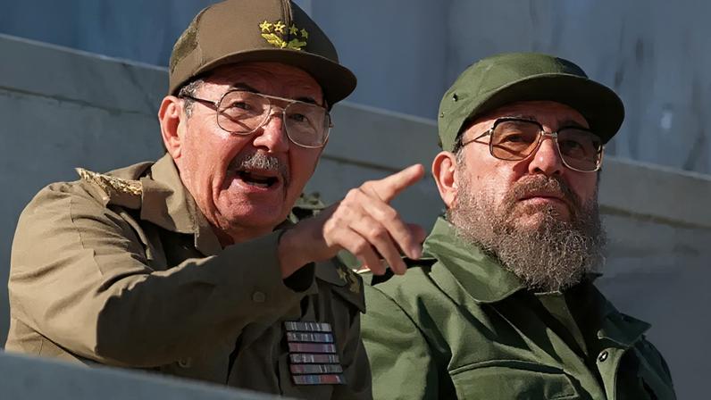 Raúl Castro foi ministro da Defesa de Cuba, sob a presidência de seu irmão Fidel Castro