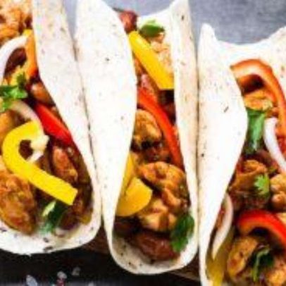 Noite mexicana em casa: aprenda a fazer tacos, burritos e guacamole
