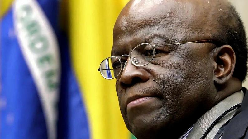 Joaquim Barbosa em sua última sessão como presidente do STF, em 2014