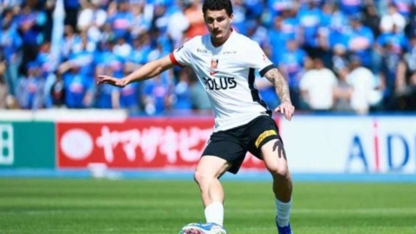 Defensor atuou em 2021, com a camisa do Alvinegro da Baixada Santista, por 22 jogos –