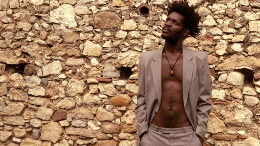 O compositor e cantor Jocelyn Balu lançou “Borumba”, seu primeiro álbum solo.