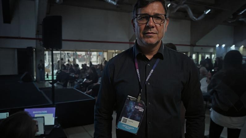 Durante o São Paulo Innovation Week, Carlos Eduardo Santos apresentou painel sobre como a IA pode ajudar a mitigar perdas no varejo