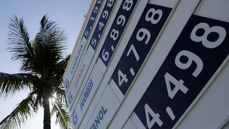 Tabela de preços em posto de combustível: gasolina e diesel vão ficar mais caros nas refinarias