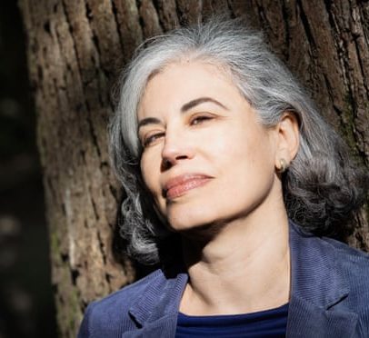 Clima extremo aumenta violência de homens contra mulheres, diz Natasha Walter