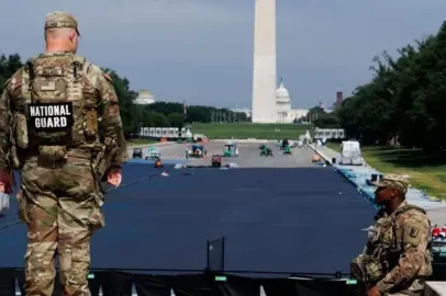Reforma da piscina do Lincoln Memorial de Trump enfrenta processo e custo de US$ 13 milhões