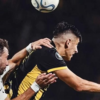 Corinthians elimina Peñarol e garante 1º lugar do grupo