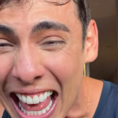 Influenciador expõe dívida e diverte seguidores