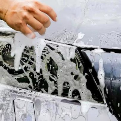 Truque caseiro para lavar carros danifica a pintura, revela experiência