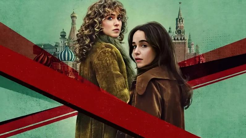 Emilia Clarke (Game Of Thrones) e Haley Lu Richardson (White Lotus) em 'Ponies'