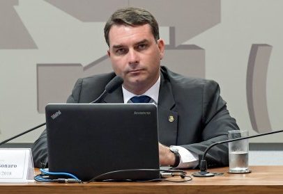 Mensagens entre Flávio e Vorcaro dominam redes, aponta Nexus