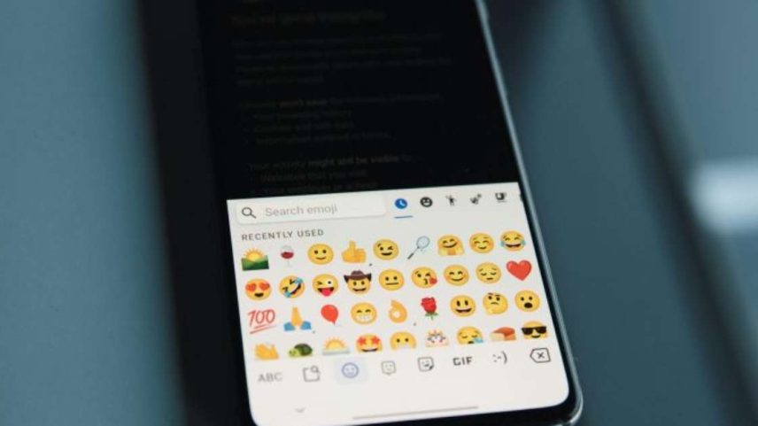 Dia do Trabalho: pesquisa aponta emojis inadequados para convívio entre colegas