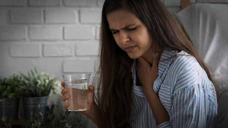A hipótese mais discutida nas duas últimas décadas aponta que o soluço teria raízes em comportamentos respiratórios de formas de vida que alternavam entre meio aquático e terrestre – depositphotos.com / 9nong