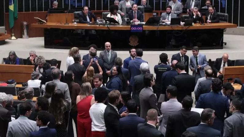 Plenário debate a PEC