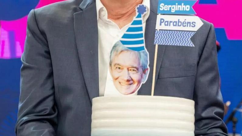 Apresentador do 'Altas Horas', Serginho Groisman celebrou aniversário de 75 anos em programa especial.