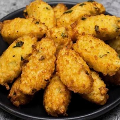 Como transformar arroz restante em bolinhos crocantes na Air Fryer