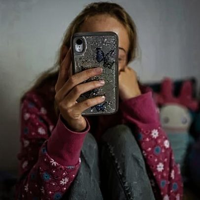 Ofcom diz que TikTok e YouTube não são seguros o bastante para crianças