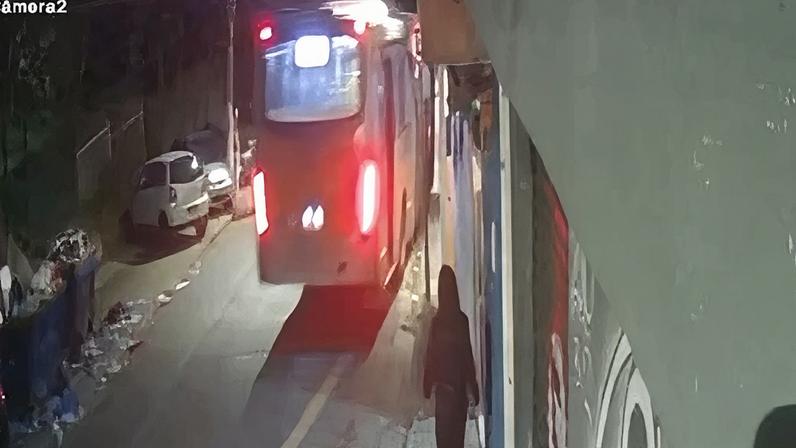 Imagens de câmeras de segurança mostram o momento do acidente