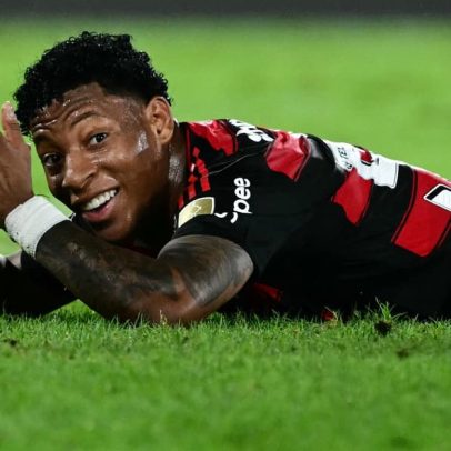 Plata, do Flamengo, deixa jogo contra o Vasco com dores