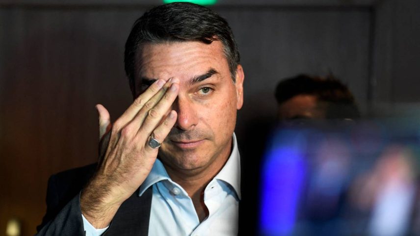 Flávio Bolsonaro, senador eleito pelo Estado do Rio de Janeiro e candidato presidencial do Partido Liberal — (DANIEL RAMALHO/AFP)