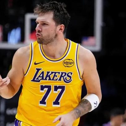 Luka Dončić compõe o quinteto ideal da NBA em 2025/26